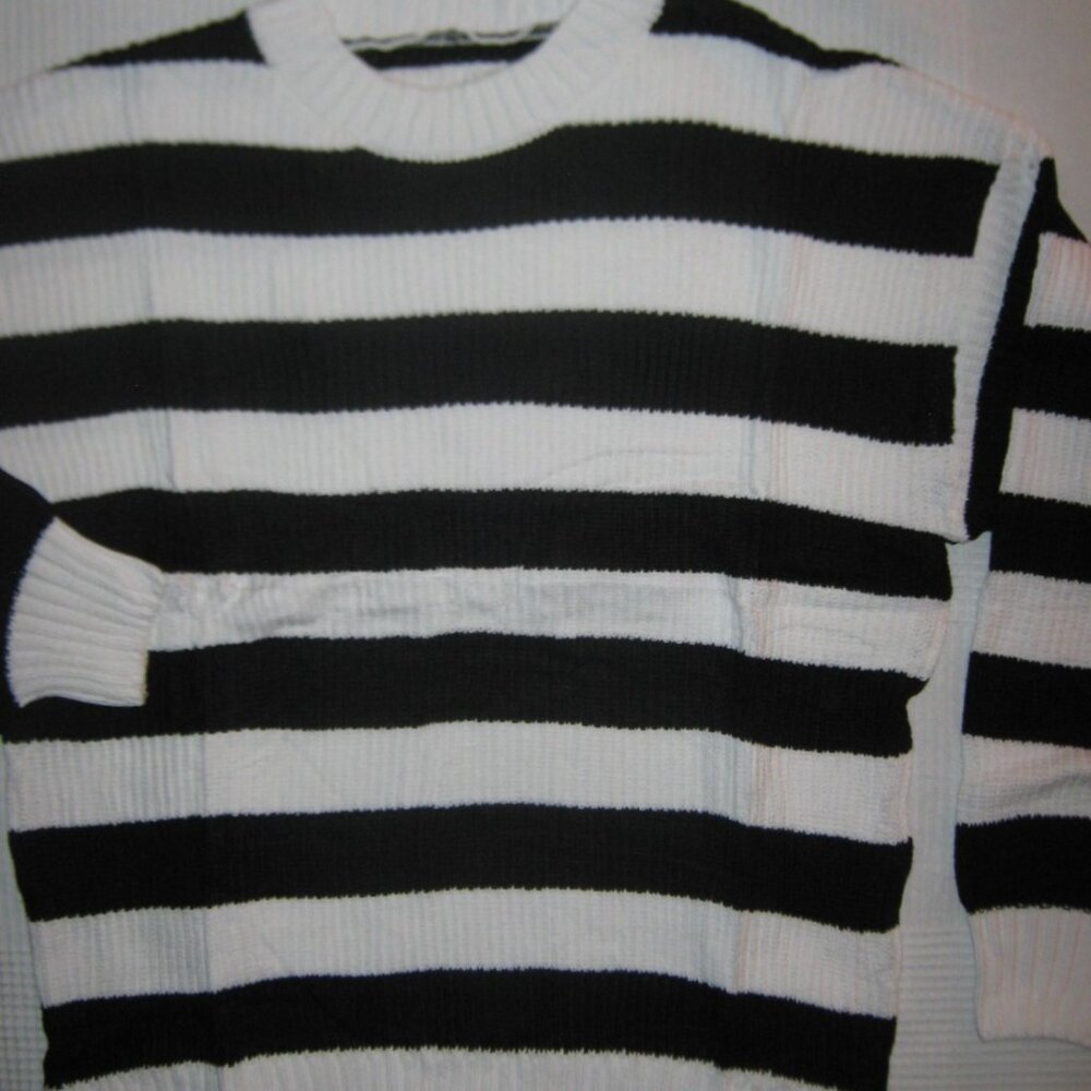 Crewneck Sweater Cool Weather Long Sleeve Color Block Striped Black White MED